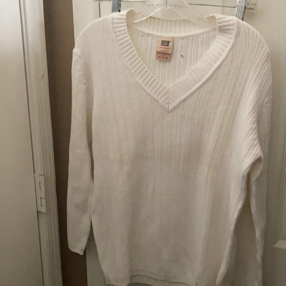 FINAL MARKDOWN Faded glory v neck sweater xl